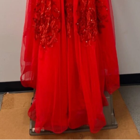 JJ's House Red Ball-Gown w/ Sweep Train Tulle Lace w/ Sequins Sz 8 196082 - Picture 10 of 13